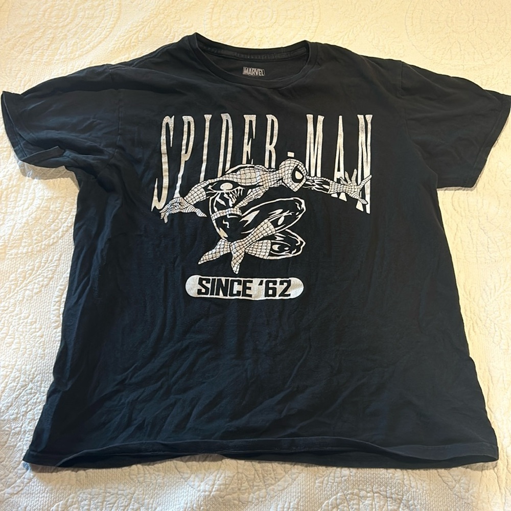 Vintage men’s spider man graphic tee